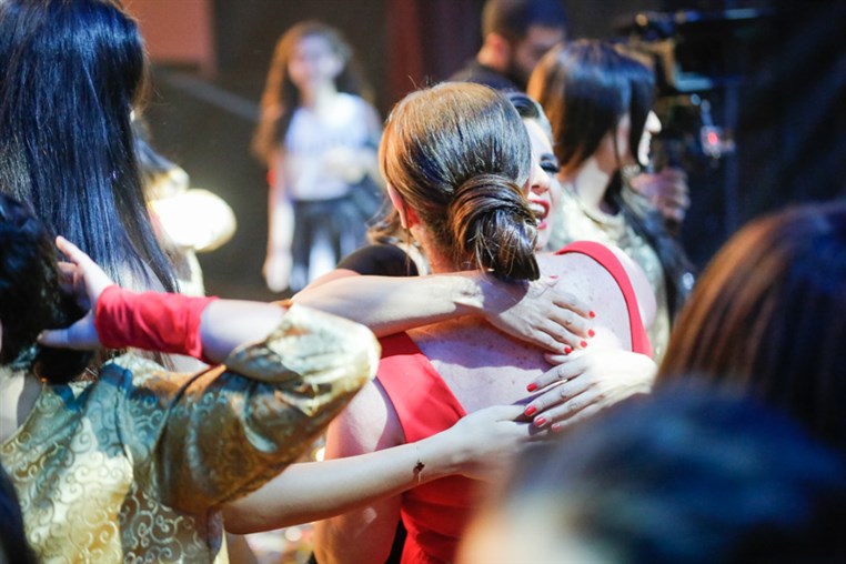 Tribe Dance Hold Your Dream 